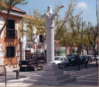 Cruz privilegio de Villazgo. Calle de Jacinto González.