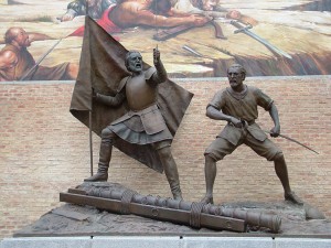 Detalle de escultura - Plaza de Alonso Arreo