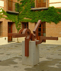 Feliciano Hernández. Escultura patio Casa de la Cultura